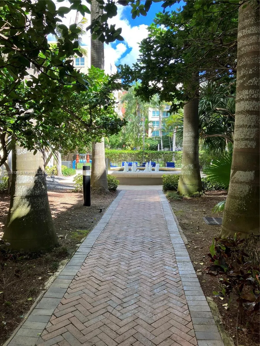 2001 Biscayne Blvd #3503 Miami, FL 33137