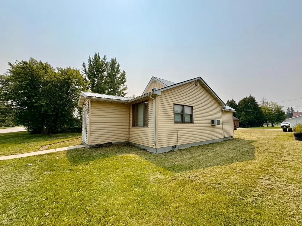 113 6th Avenue SE Baudette, MN 56623