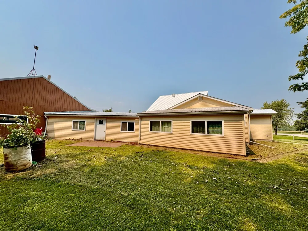 113 6th Avenue SE Baudette, MN 56623