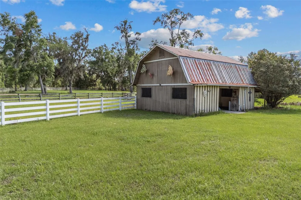 10852 89TH ROAD Live Oak, FL 32060