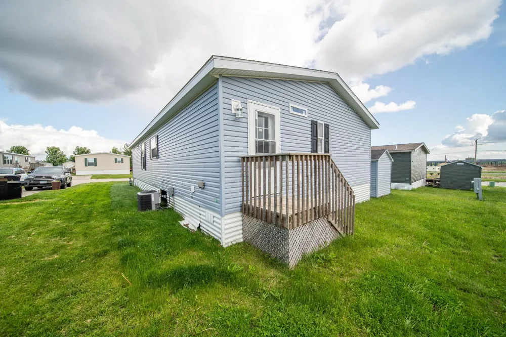 2009 Osprey Pl NW Stewartville, MN 55976
