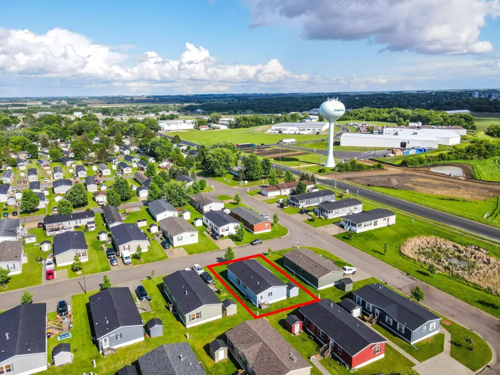 2009 Osprey Pl NW Stewartville, MN 55976