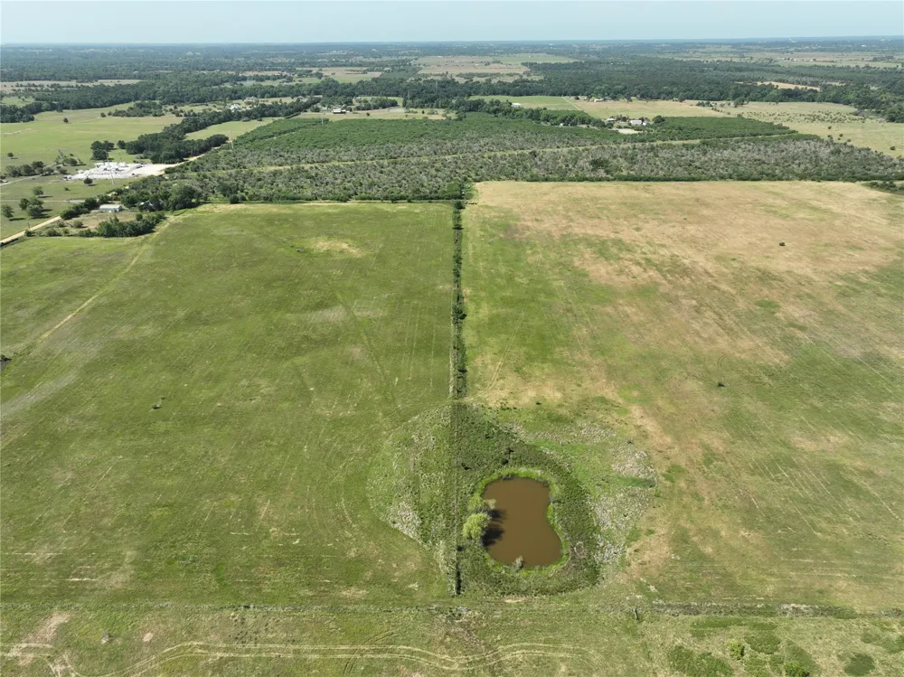 14177 E Ueckert Road Bellville, TX 77418