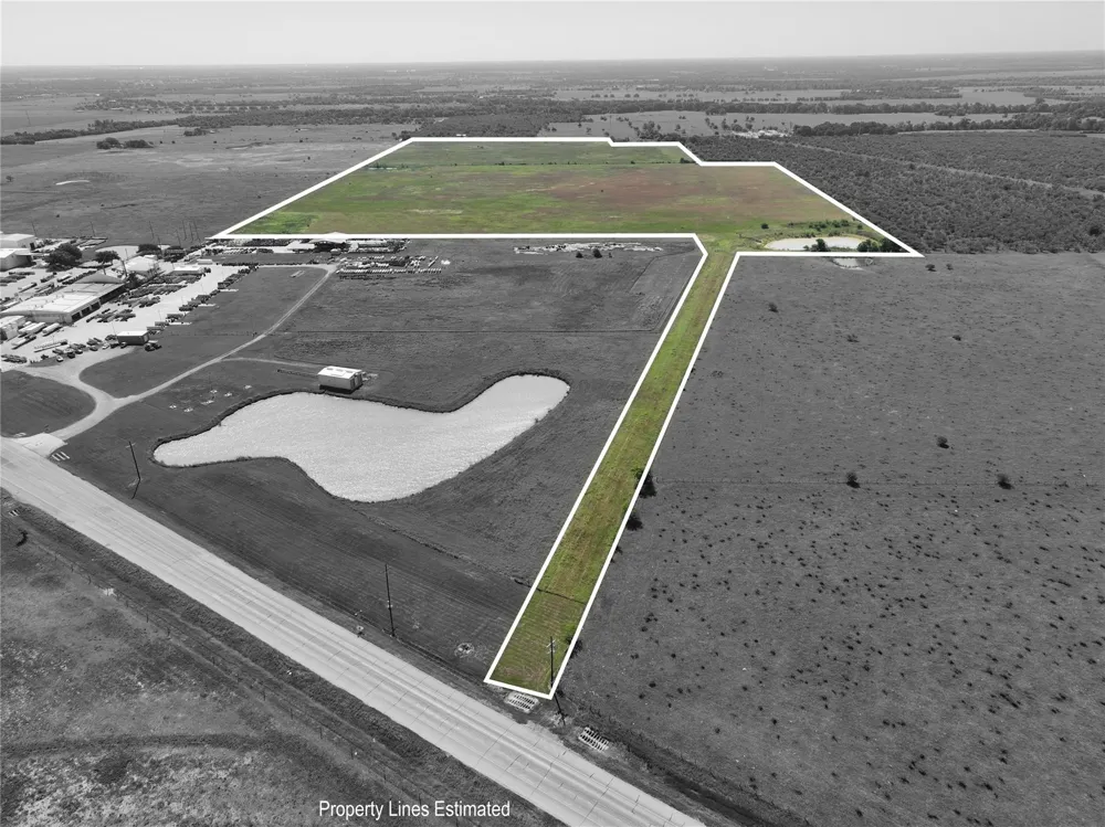 14177 E Ueckert Road Bellville, TX 77418