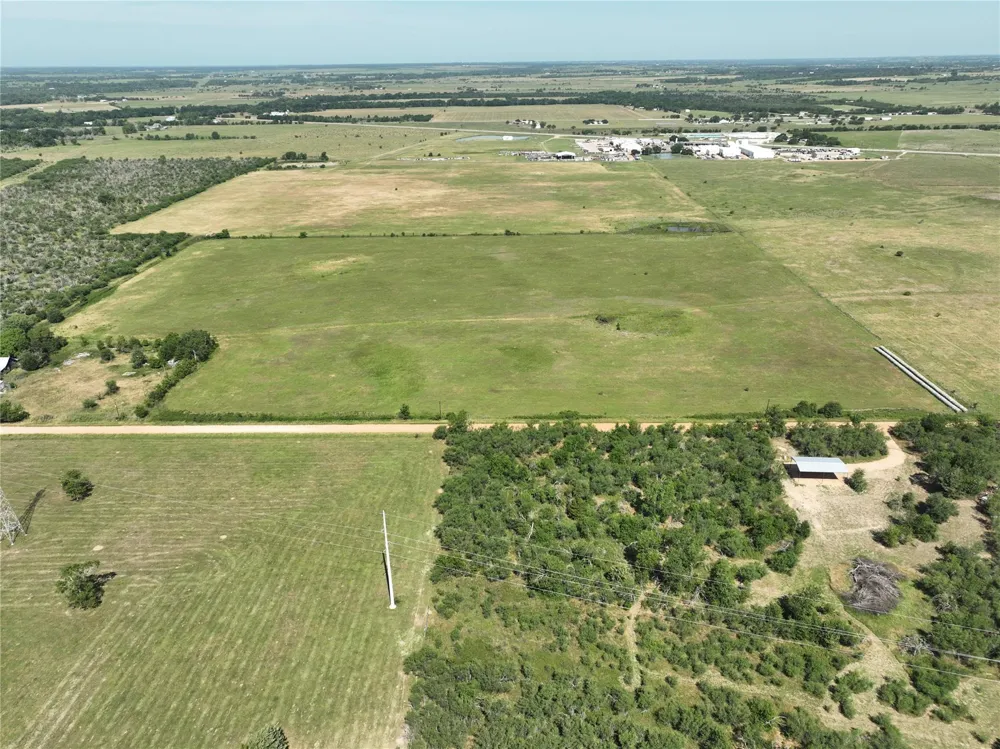 14177 E Ueckert Road Bellville, TX 77418