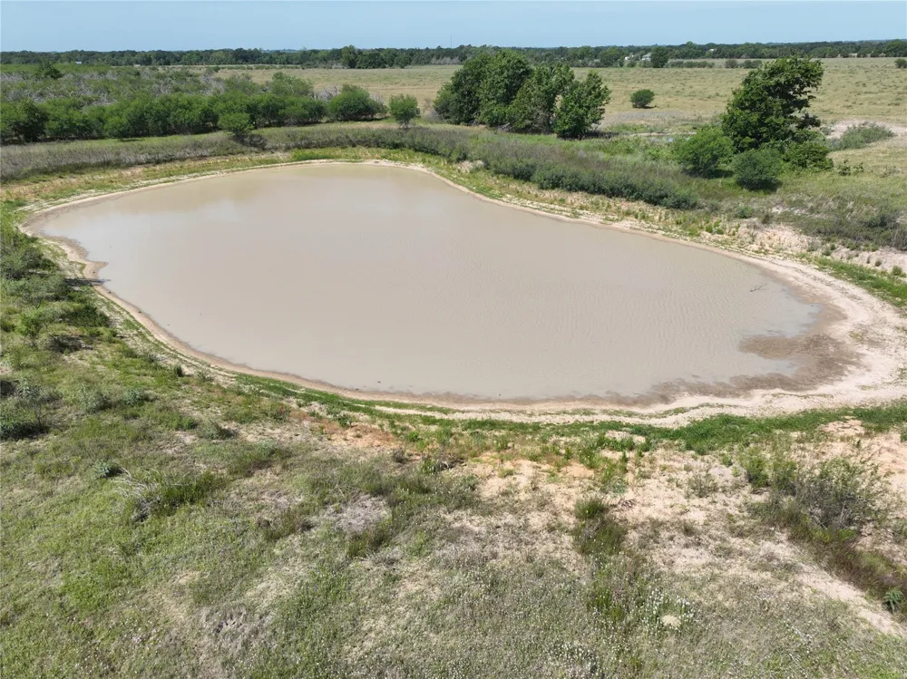 14177 E Ueckert Road Bellville, TX 77418