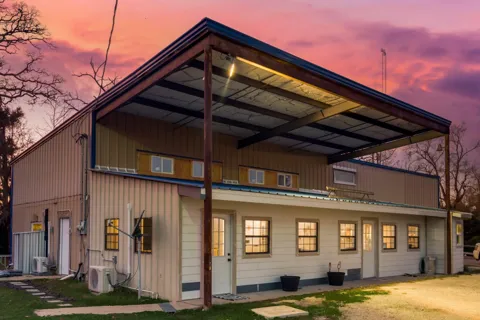 1393 Hwy 7 E