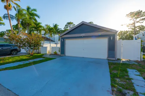 1325 Strawberry Lane