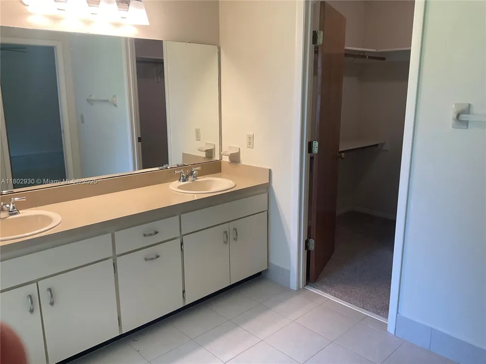 1725 tanglewood dr Kissimmee, FL 34746