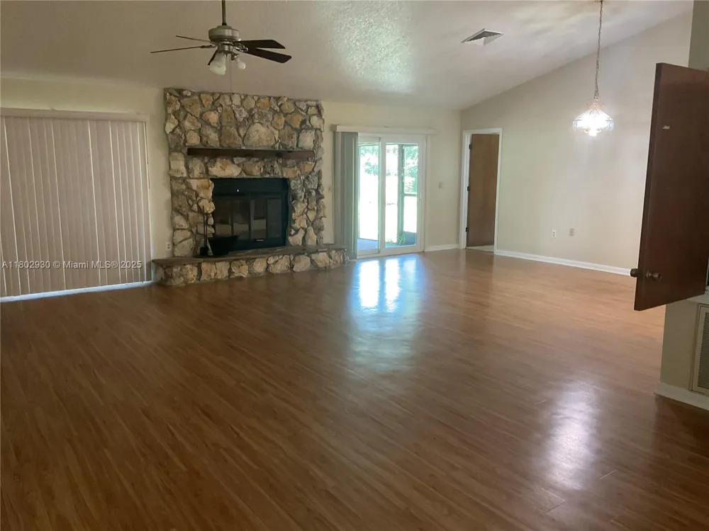 1725 tanglewood dr Kissimmee, FL 34746