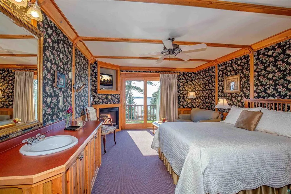 89405 Jack Pine Road Cornucopia, WI 54827