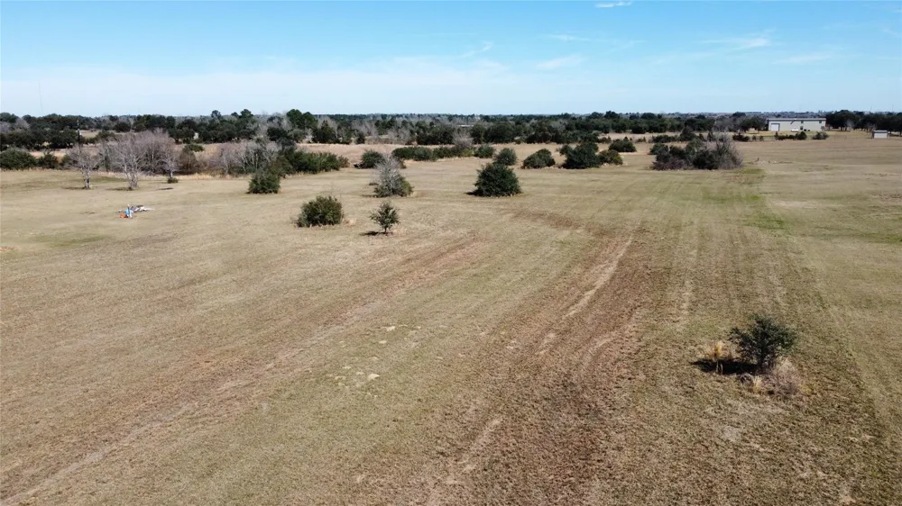 8412 Hillboldt Road Cat Spring, TX 78933