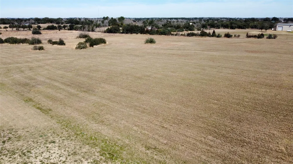 8412 Hillboldt Road Cat Spring, TX 78933