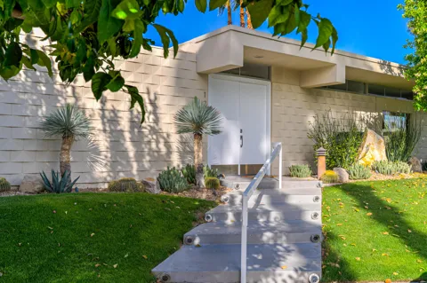 120 Eastlake Drive