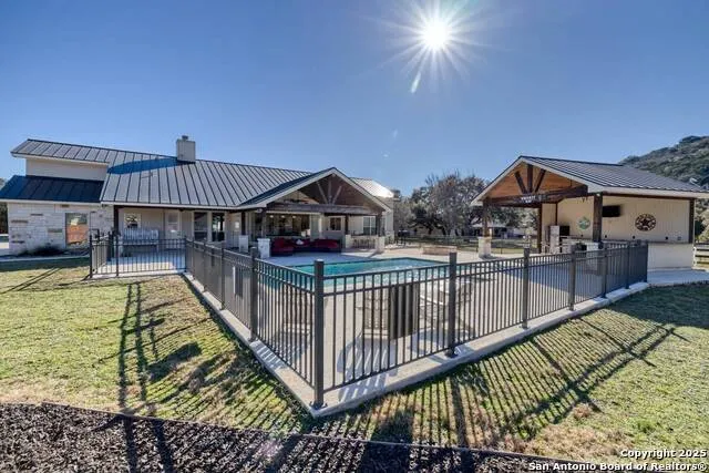 67 Stepping Stone Concan, TX 78838