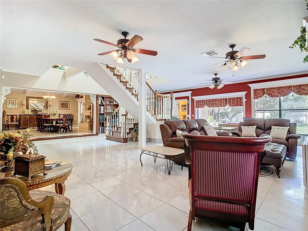 5852 MEDINAH WAY Orlando, FL 32819