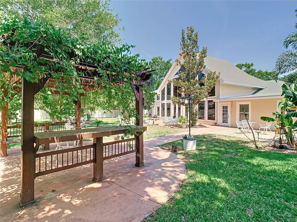 5852 MEDINAH WAY Orlando, FL 32819