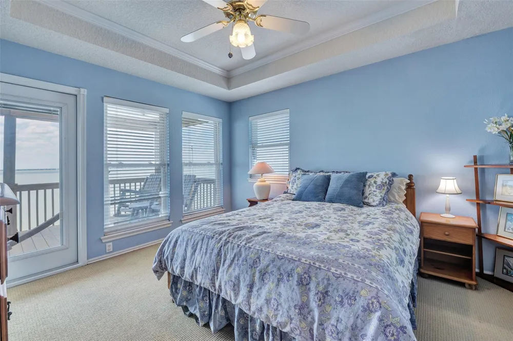 247 Isles End Road Tiki Island, TX 77554