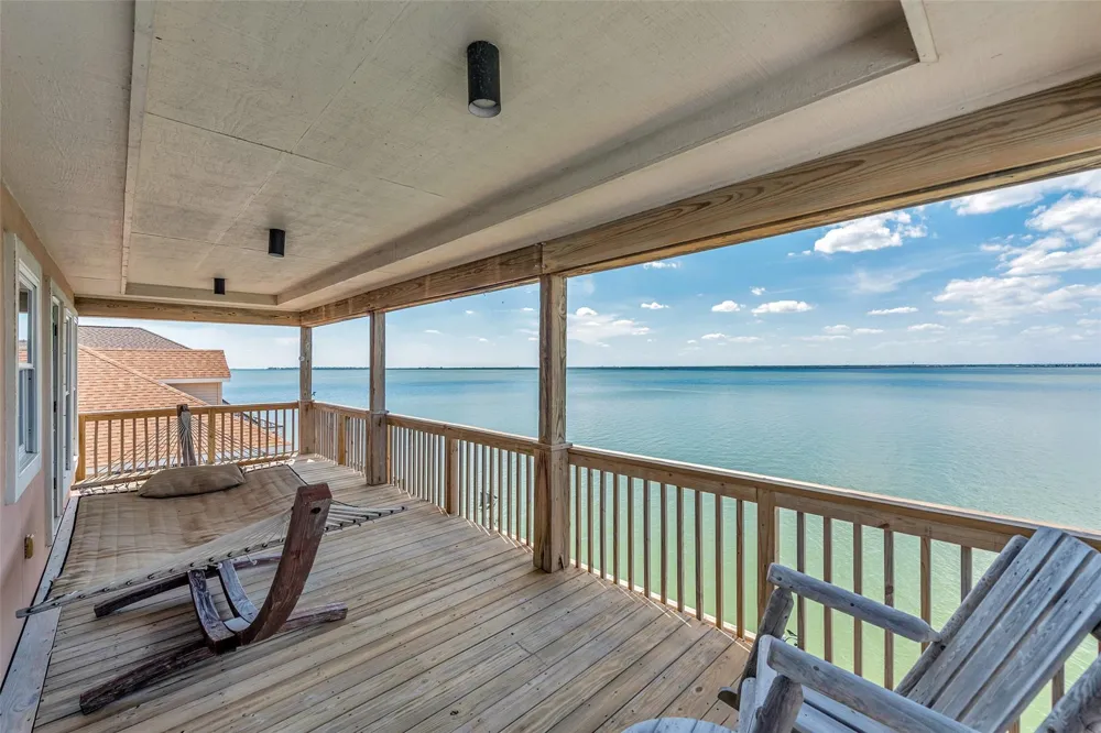 247 Isles End Road Tiki Island, TX 77554