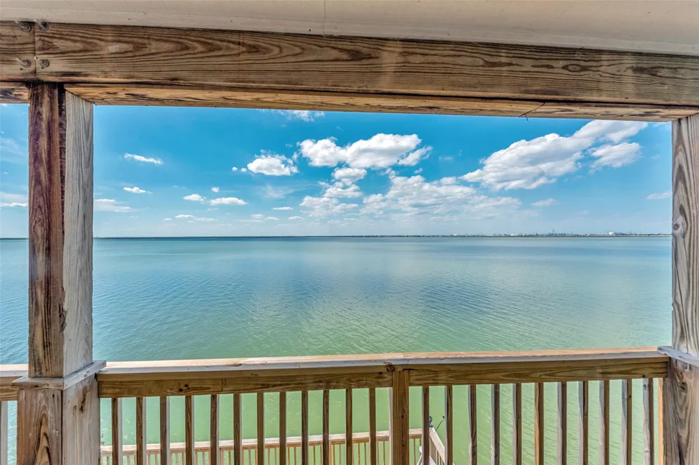 247 Isles End Road Tiki Island, TX 77554