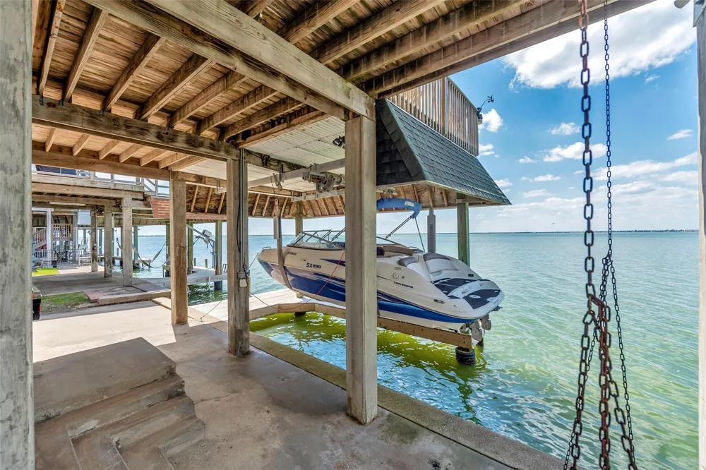 247 Isles End Road Tiki Island, TX 77554