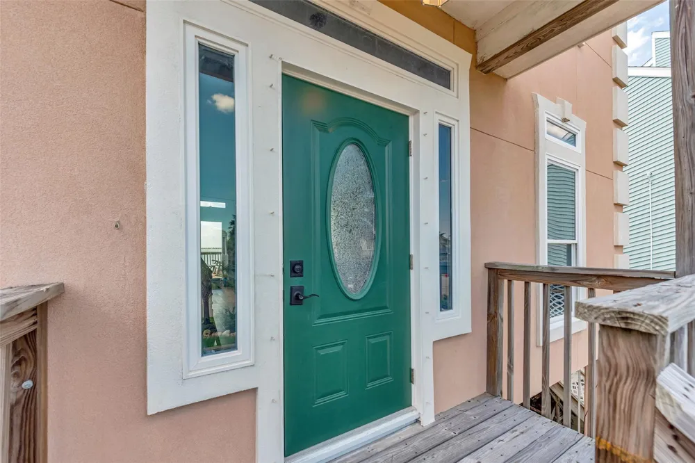 247 Isles End Road Tiki Island, TX 77554