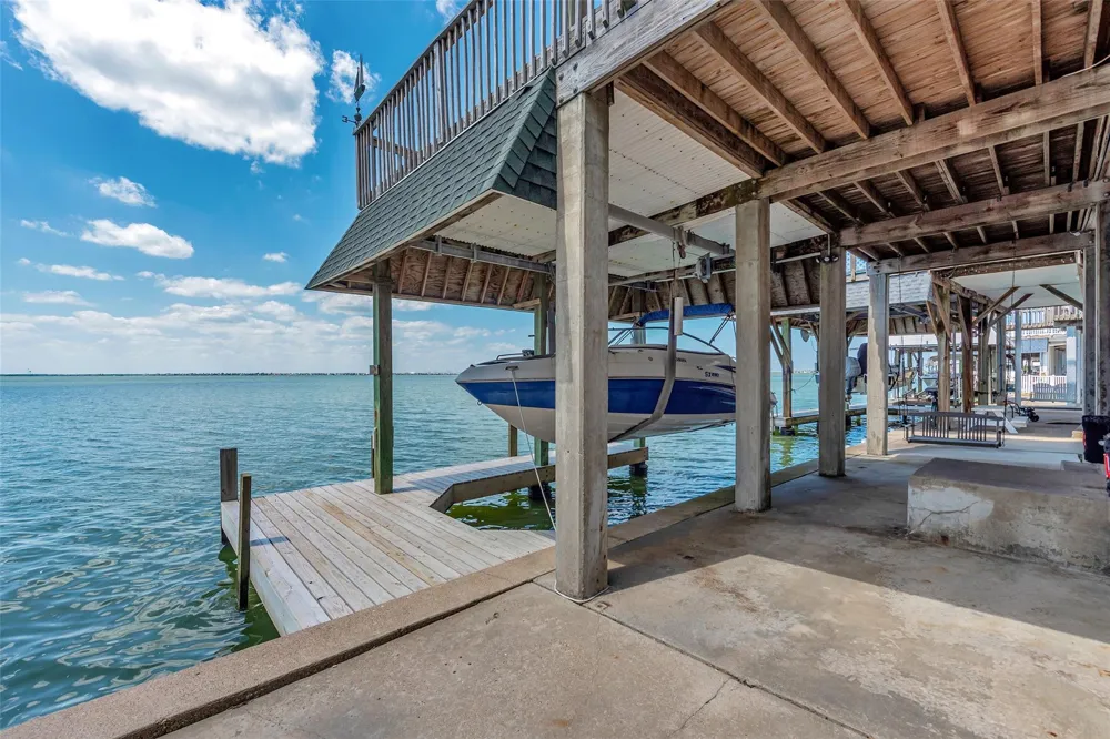 247 Isles End Road Tiki Island, TX 77554