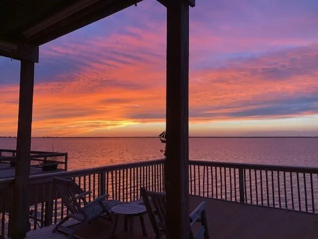 247 Isles End Road Tiki Island, TX 77554
