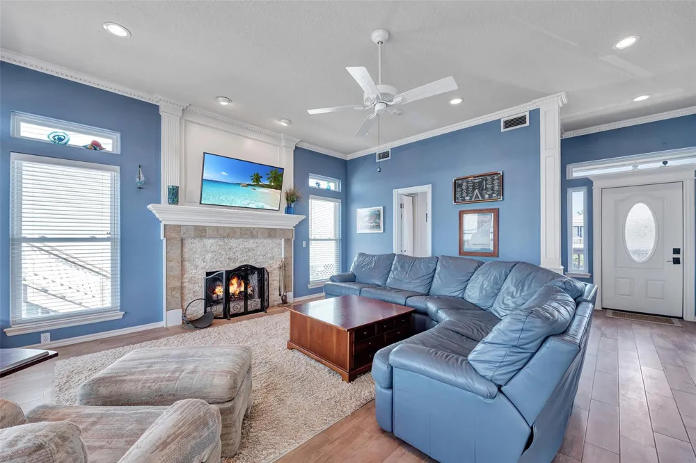 247 Isles End Road Tiki Island, TX 77554