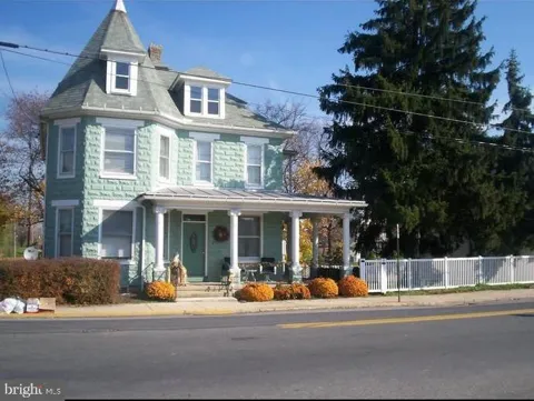 9 QUEEN STREET