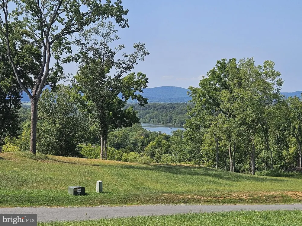 265 HAVENTREE TERRACE Falling Waters, WV 25419