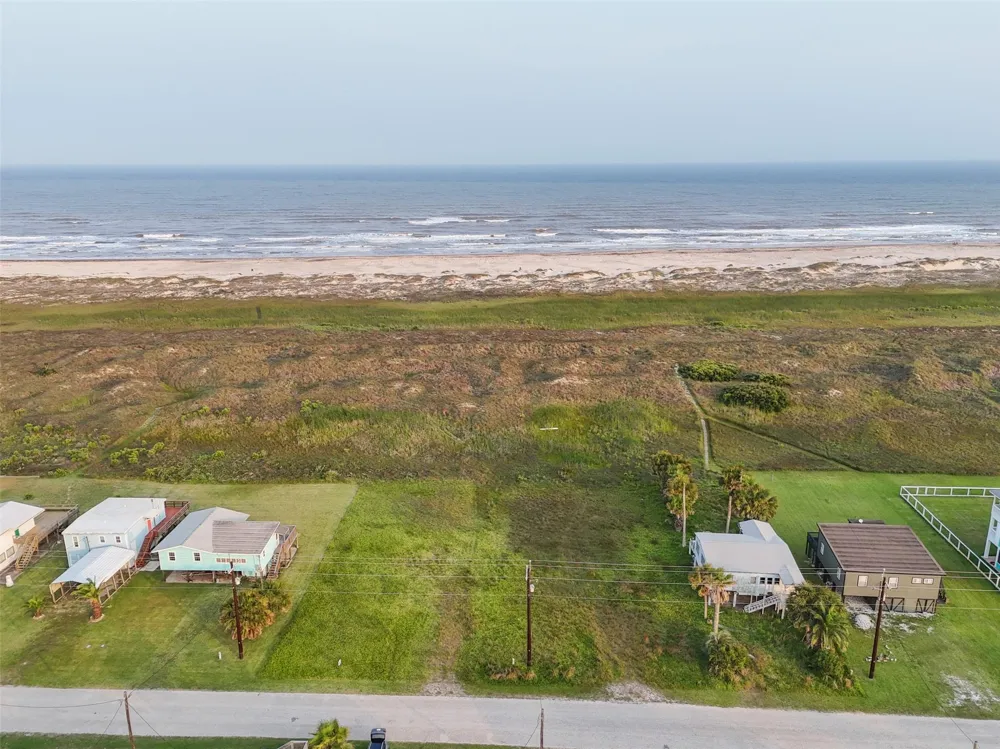 Beachfront Drive Matagorda, TX 77457