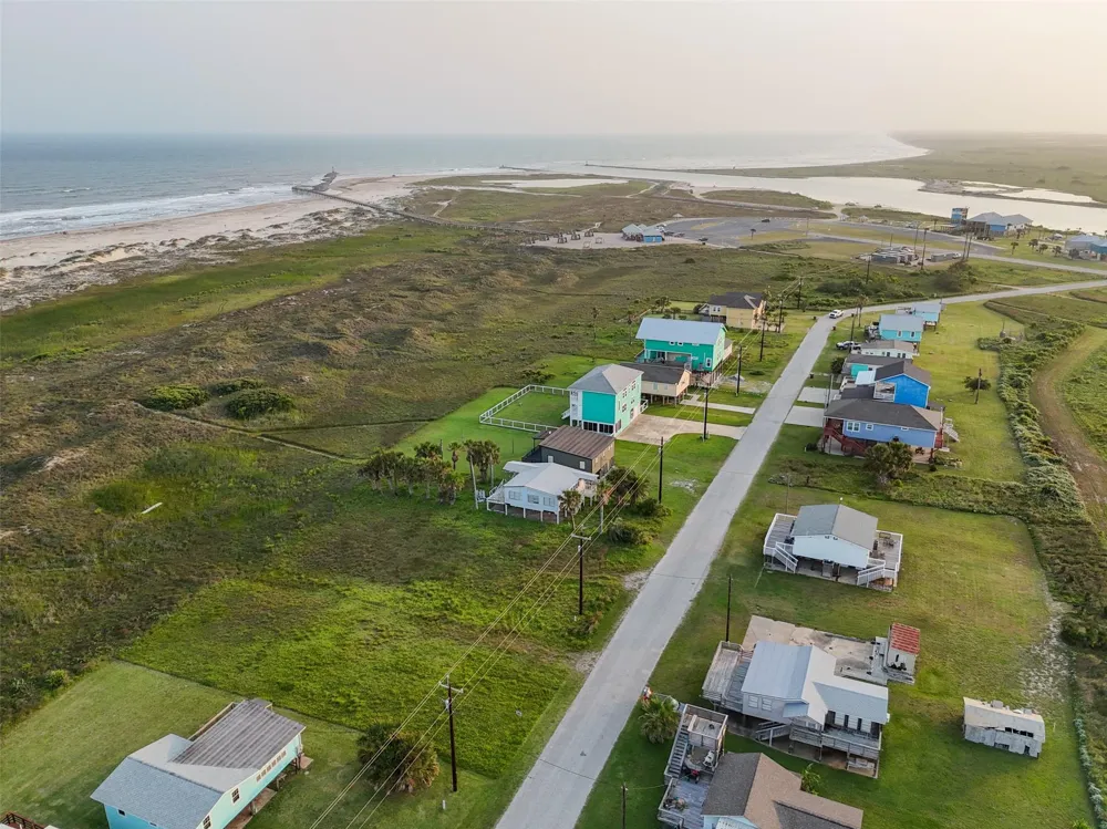 Beachfront Drive Matagorda, TX 77457
