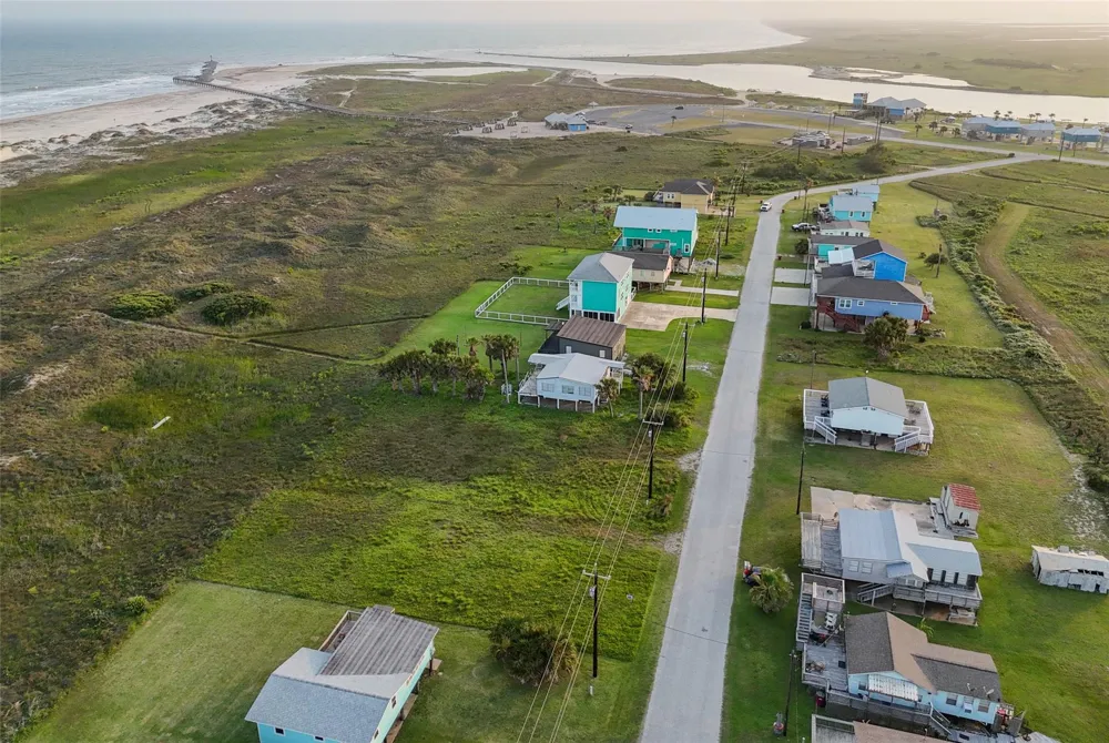 Beachfront Drive Matagorda, TX 77457