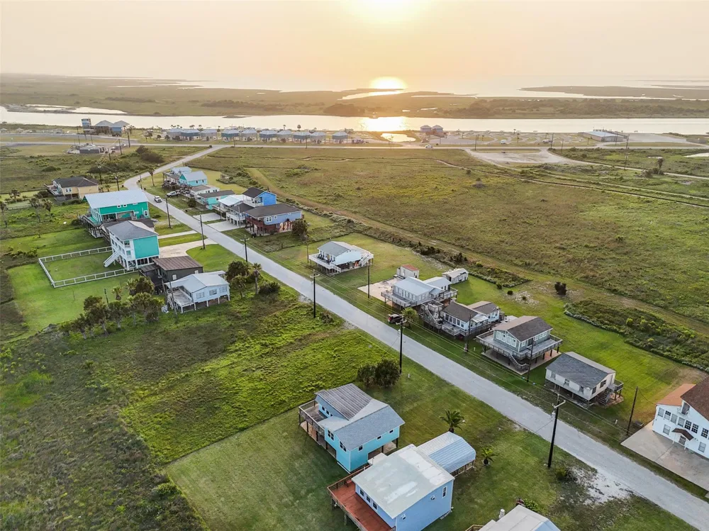 Beachfront Drive Matagorda, TX 77457