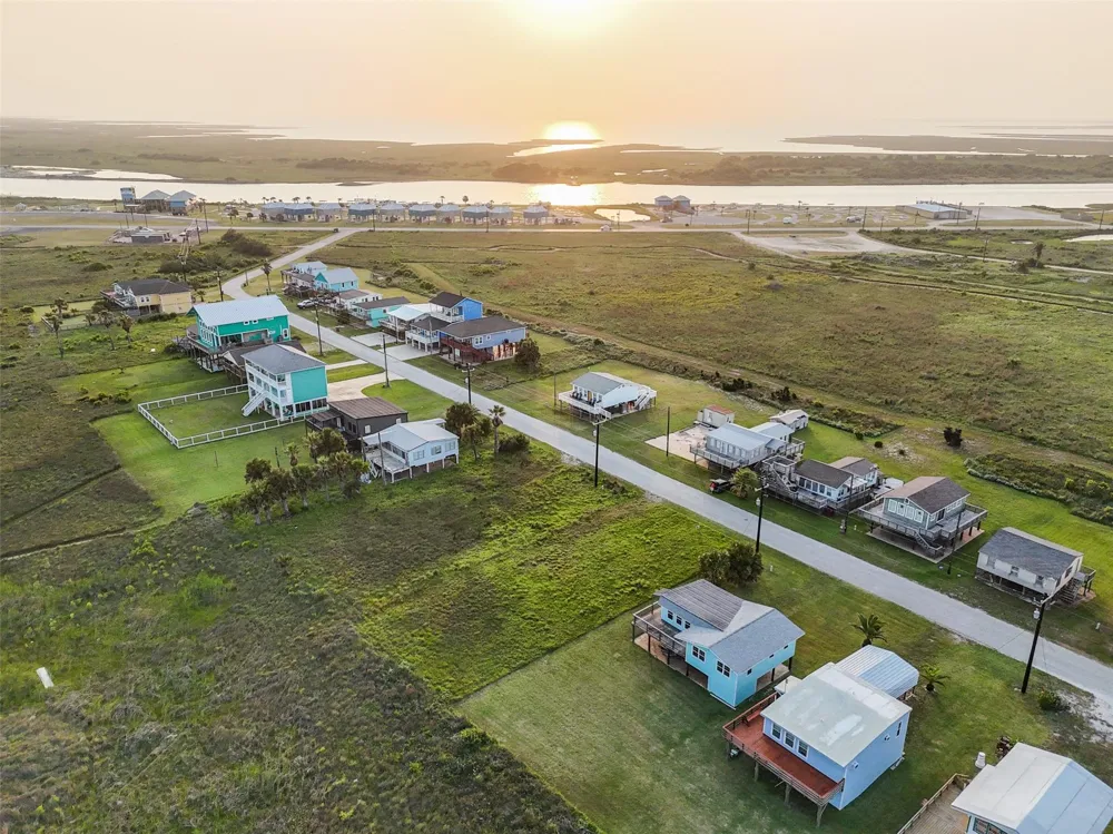Beachfront Drive Matagorda, TX 77457