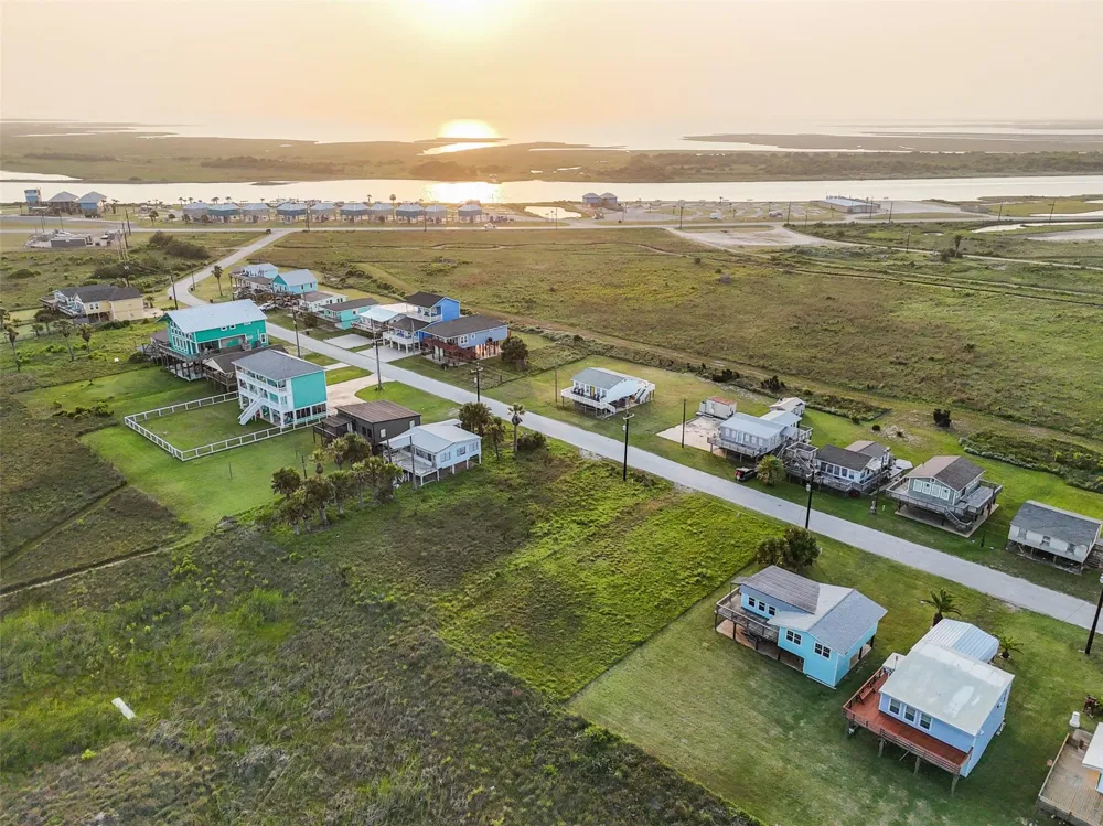 Beachfront Drive Matagorda, TX 77457