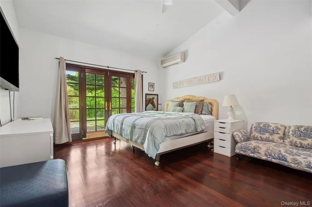 251 Sebonac Road Southampton, NY 11968