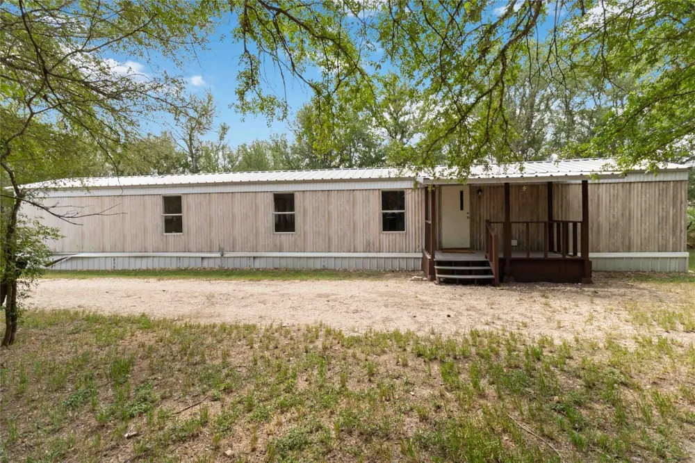 153 Cherylton Drive Red Rock, TX 78662