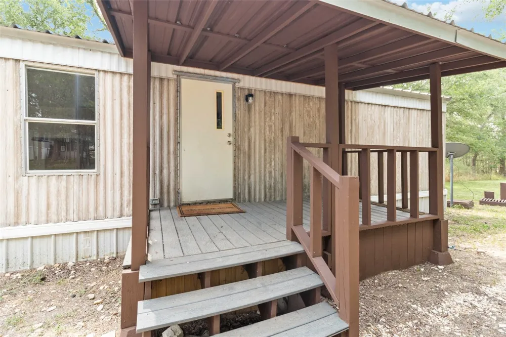 153 Cherylton Drive Red Rock, TX 78662