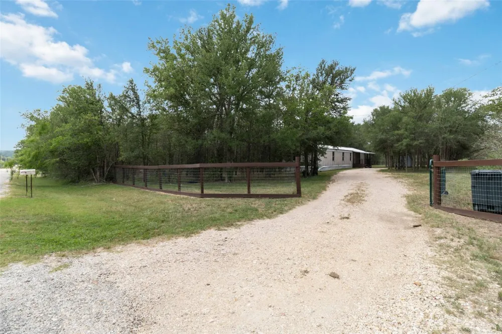 153 Cherylton Drive Red Rock, TX 78662