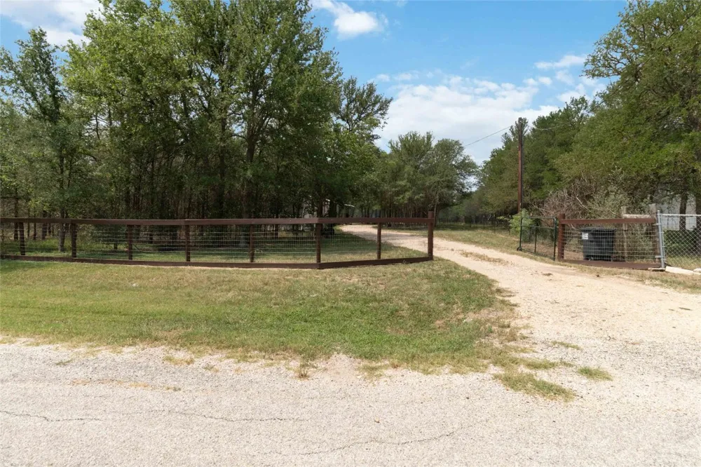 153 Cherylton Drive Red Rock, TX 78662