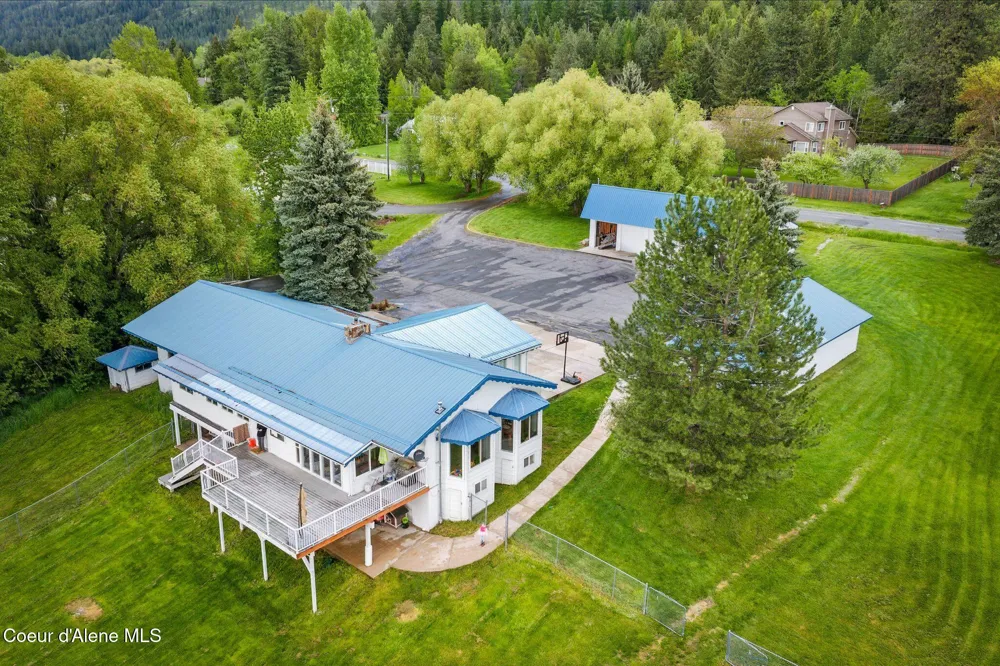 291 Comeback Bay Ln Sagle, ID 83860