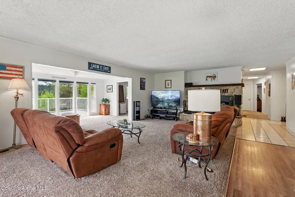 291 Comeback Bay Ln Sagle, ID 83860