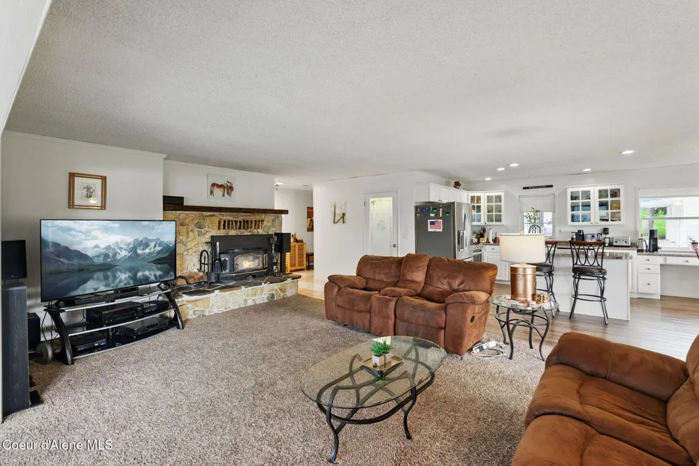 291 Comeback Bay Ln Sagle, ID 83860