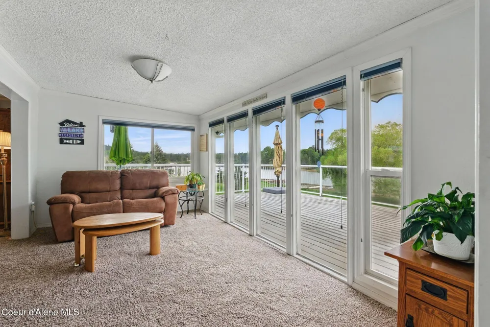 291 Comeback Bay Ln Sagle, ID 83860