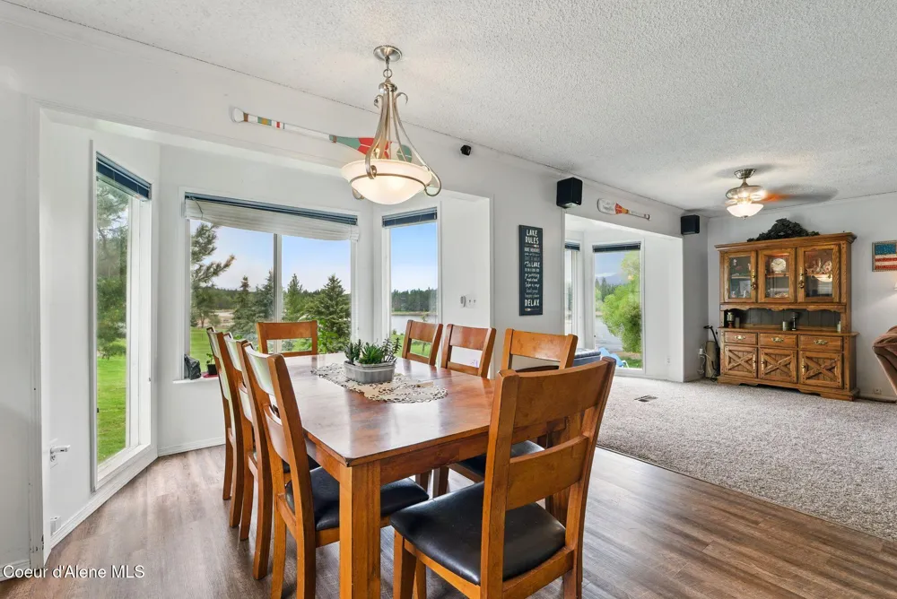 291 Comeback Bay Ln Sagle, ID 83860