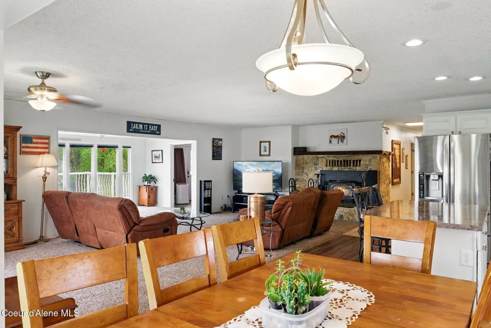291 Comeback Bay Ln Sagle, ID 83860