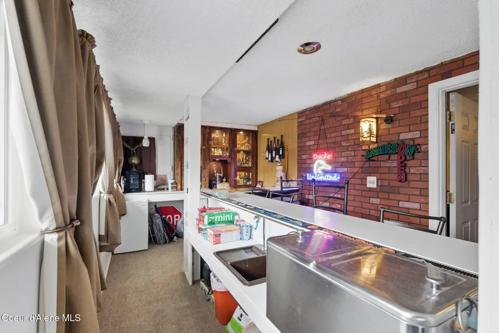 291 Comeback Bay Ln Sagle, ID 83860