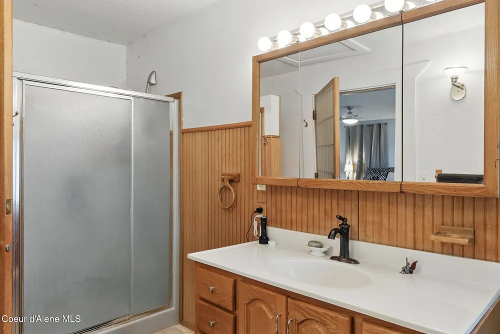 291 Comeback Bay Ln Sagle, ID 83860
